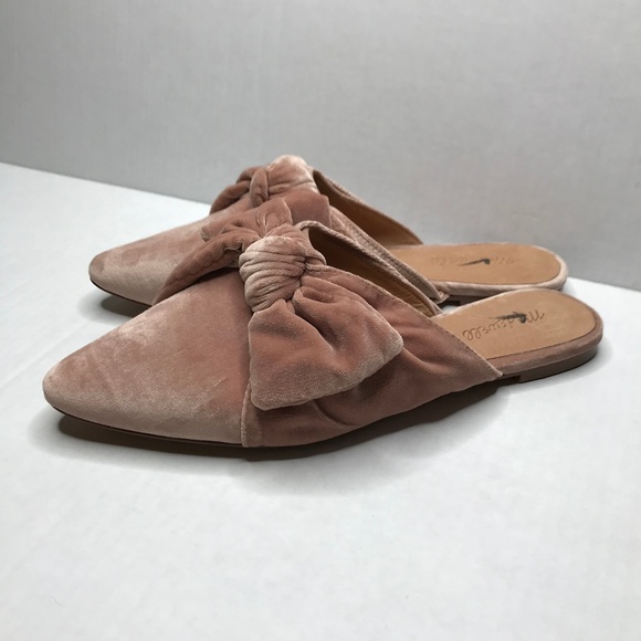 Madewell Shoes - Madewell The Remi Bow Mule in Velvet